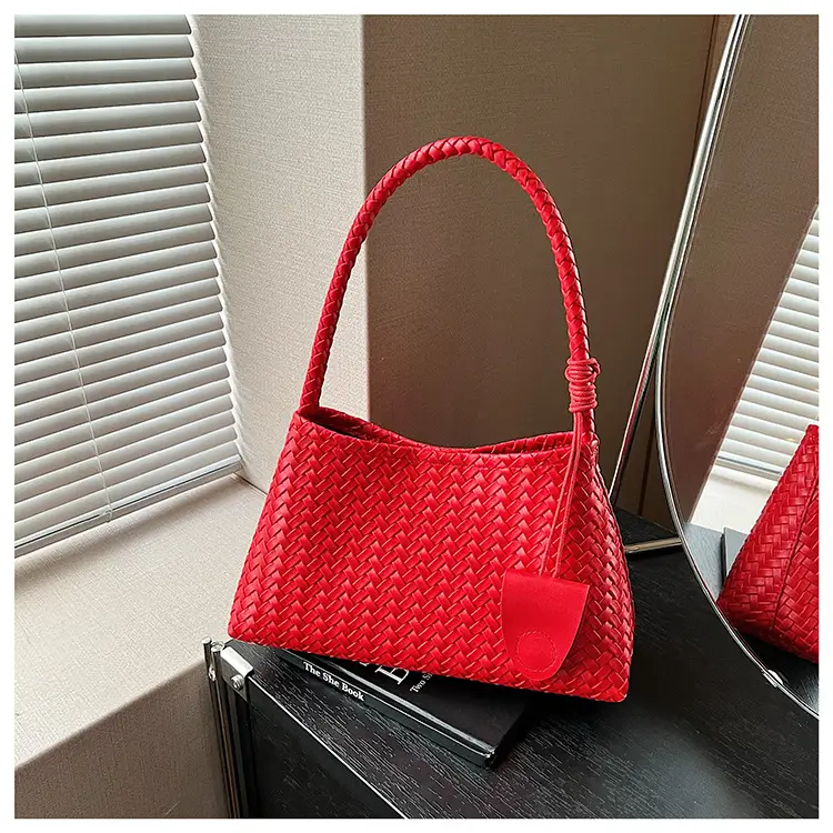 Red Woven Cross-Border Bag for Women Summer 2026 — feature 18