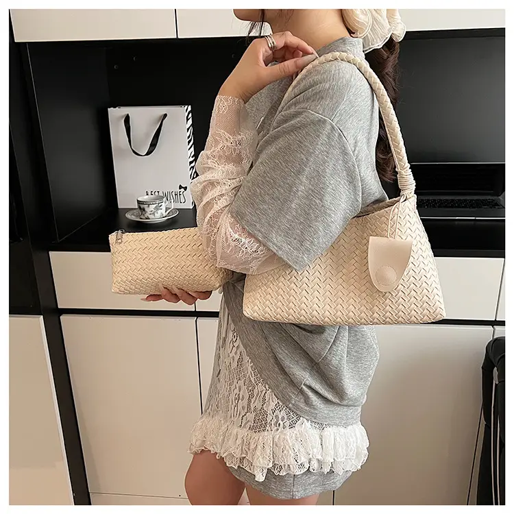 Red Woven Cross-Border Bag for Women Summer 2026 — feature 21