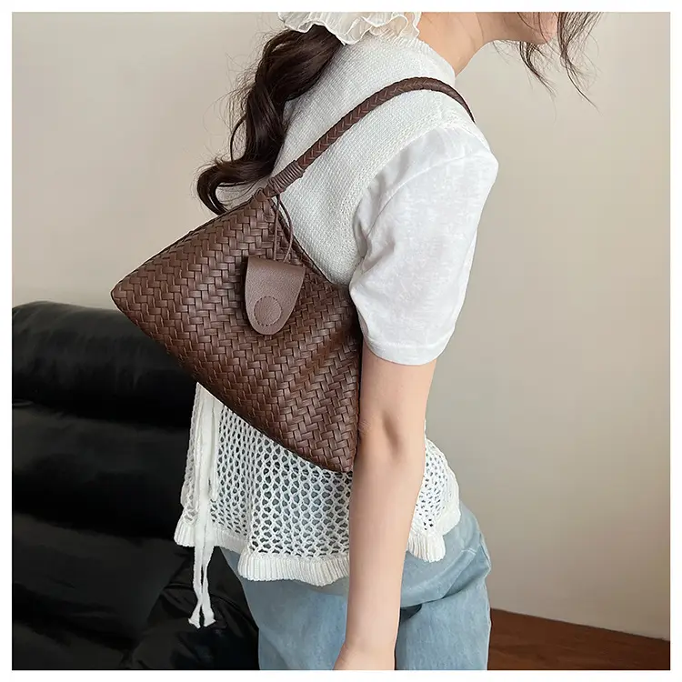 Red Woven Cross-Border Bag for Women Summer 2026 — feature 25
