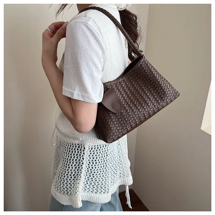 Red Woven Cross-Border Bag for Women Summer 2026 — feature 26