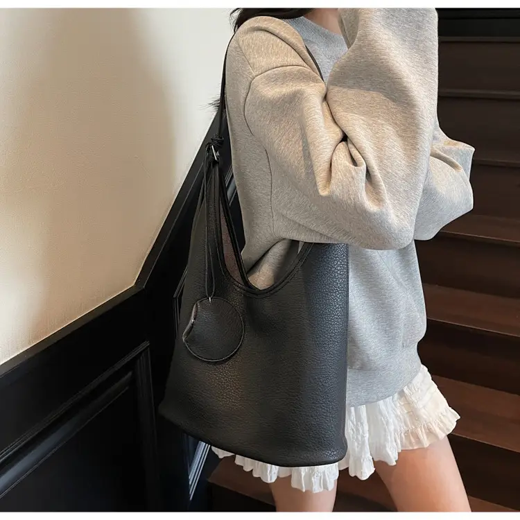 Women Korean Retro Lychee Bucket Bag 2025 — feature 18