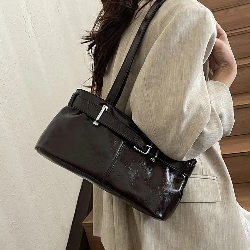 Silver Women's Shoulder Bag with Hanyunuo Label - Image 12