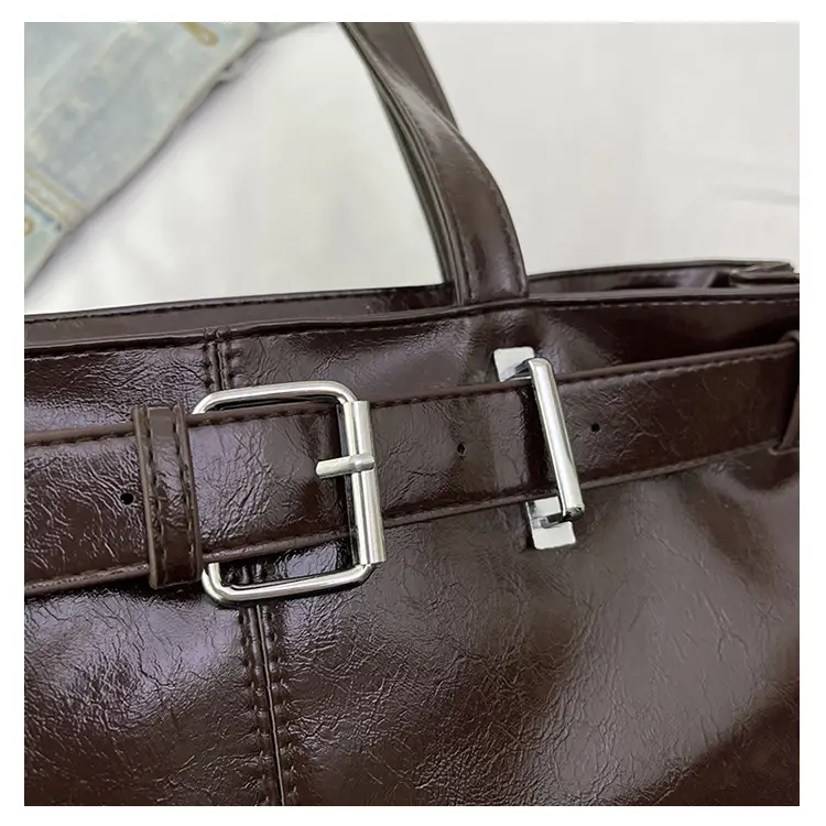 Silver Women's Shoulder Bag with Hanyunuo Label — feature 10