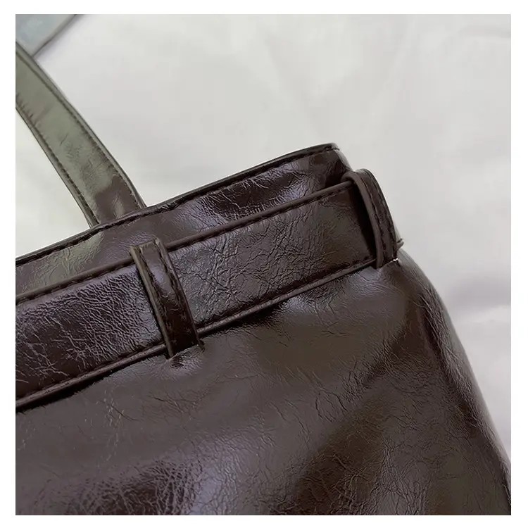 Silver Women's Shoulder Bag with Hanyunuo Label — feature 13