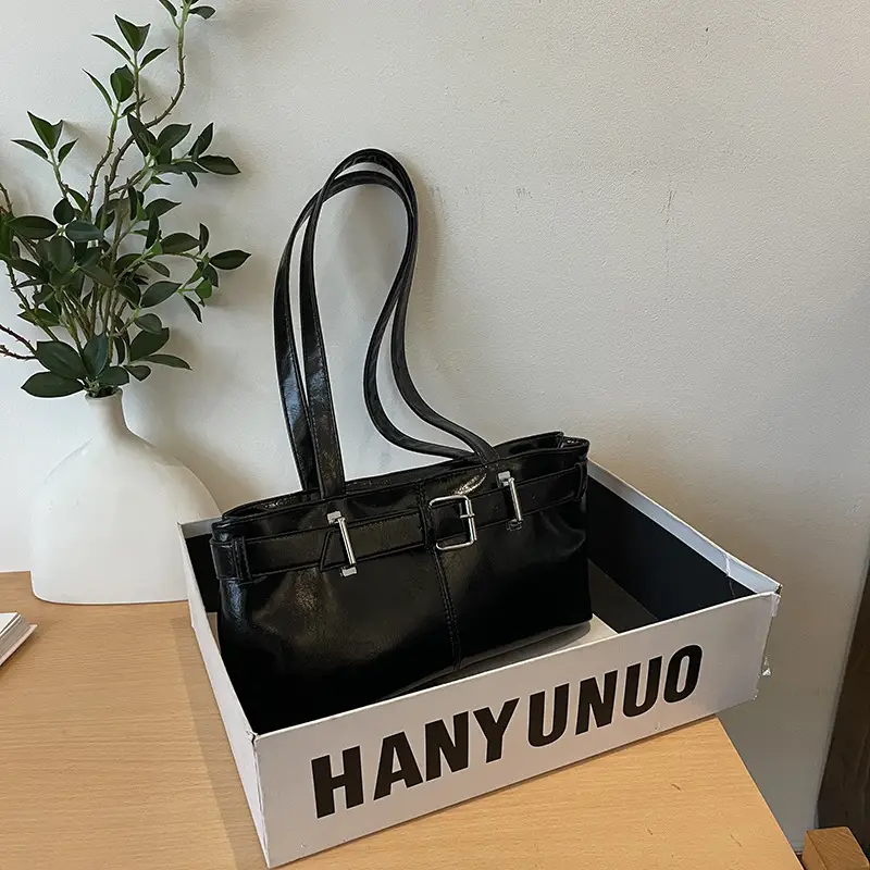 Silver Women's Shoulder Bag with Hanyunuo Label — feature 15