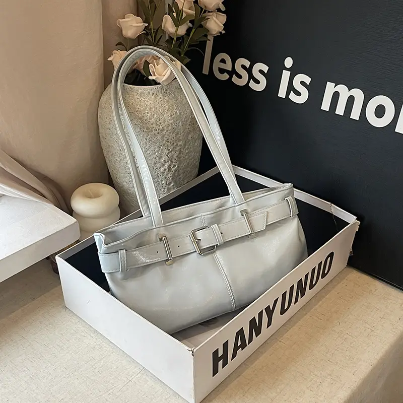 Silver Women's Shoulder Bag with Hanyunuo Label — feature 19