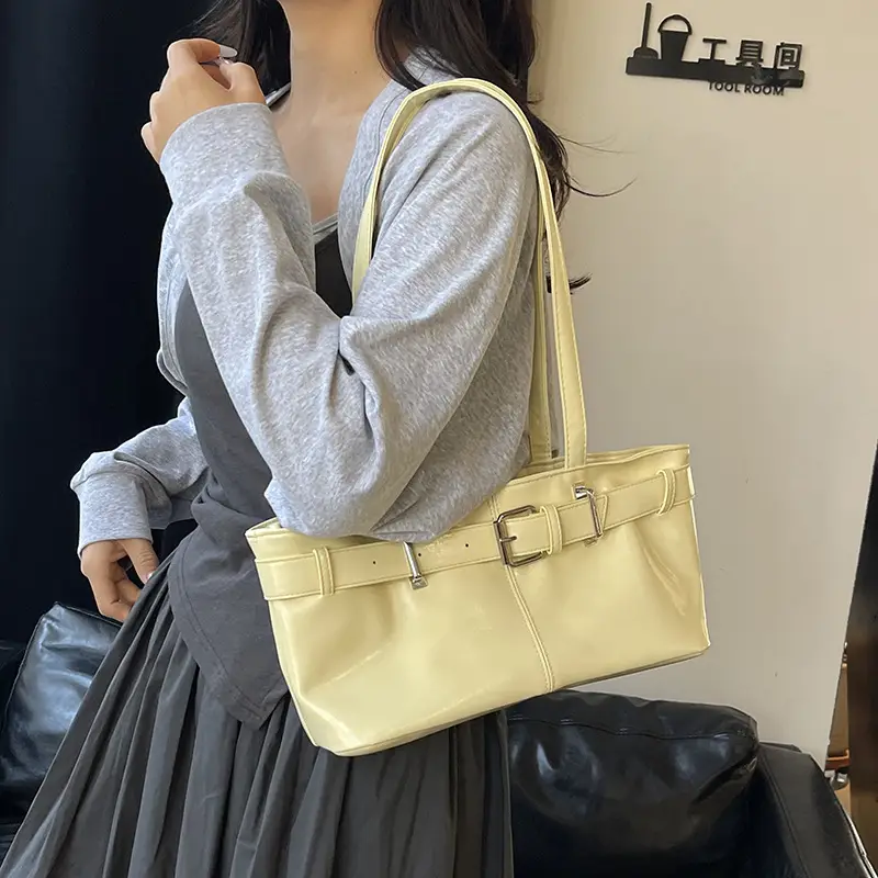 Silver Women's Shoulder Bag with Hanyunuo Label — feature 28