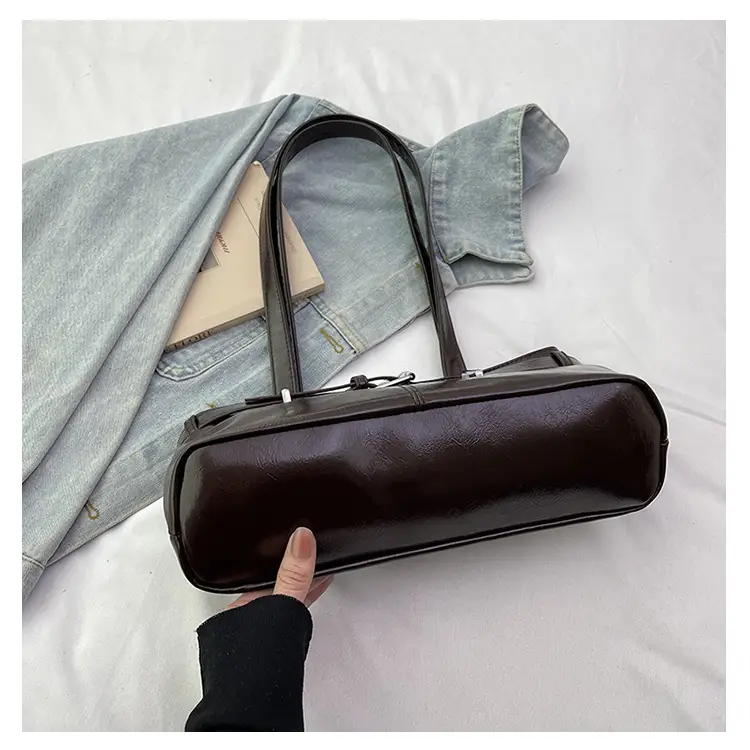 Silver Women's Shoulder Bag with Hanyunuo Label — feature 8