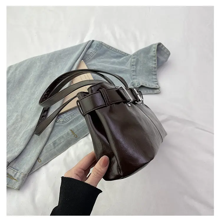 Silver Women's Shoulder Bag with Hanyunuo Label — feature 9