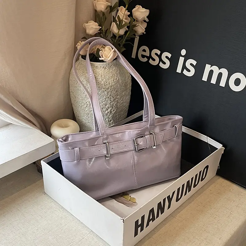 Silver Women's Shoulder Bag with Hanyunuo Label - Image 5