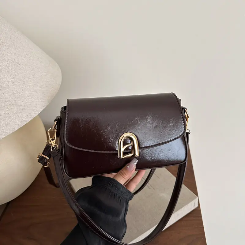 White Women's Square Handbag with Gold Clasp - Image 8