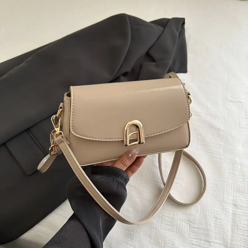 White Women's Square Handbag with Gold Clasp - Image 3