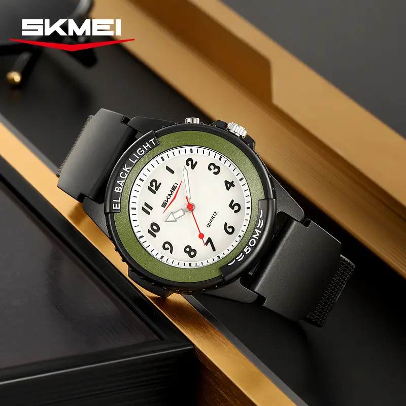 Black Sporty Men's Quartz Watch with Red Second Hand