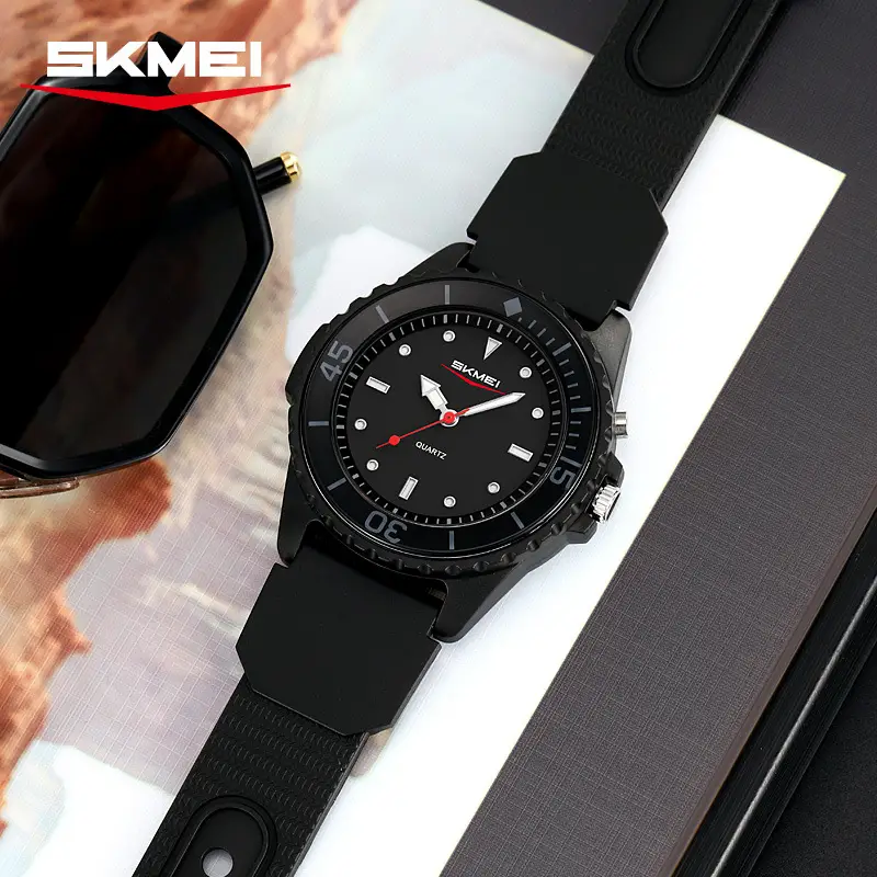 Black Sporty Men's Quartz Watch with Red Second Hand
