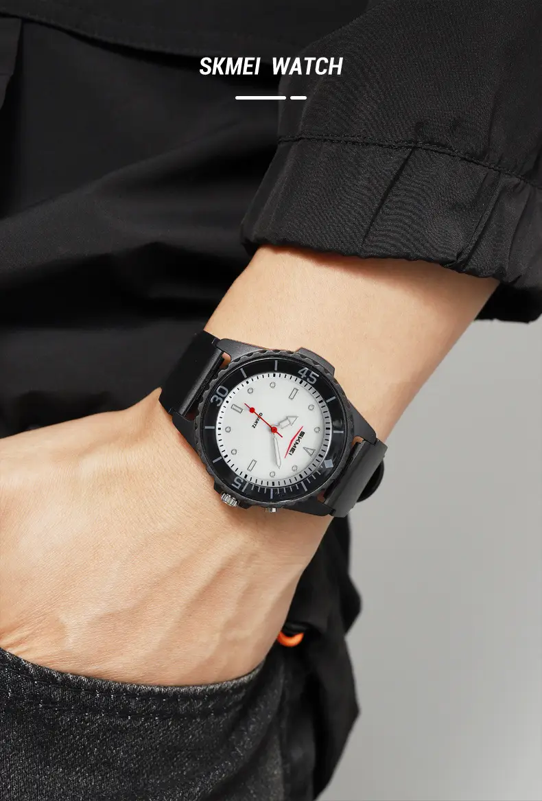 Black Sporty Men's Quartz Watch with Red Second Hand — feature 13