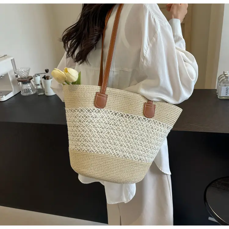 2025 New Striped Straw Bag Large Capacity Fashion Commuter Women's Handbag Tote Basket Stylish Hollow Shoulder Bag - Image 4