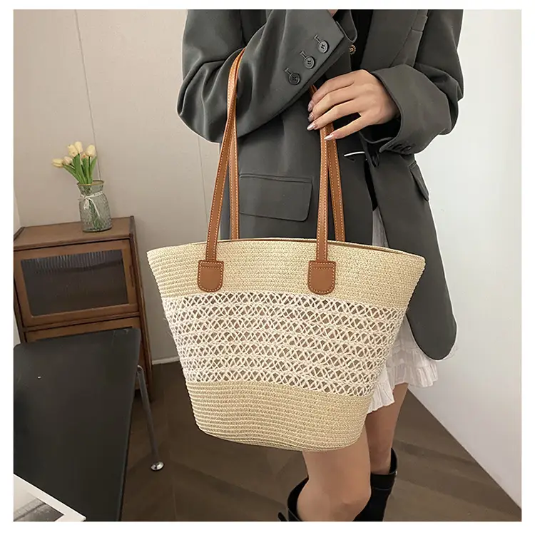 2025 New Striped Straw Bag Large Capacity Fashion Commuter Women's Handbag Tote Basket Stylish Hollow Shoulder Bag — feature 3