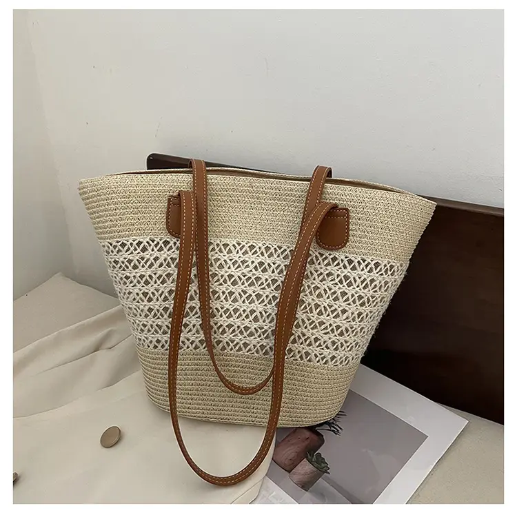 2025 New Striped Straw Bag Large Capacity Fashion Commuter Women's Handbag Tote Basket Stylish Hollow Shoulder Bag — feature 5