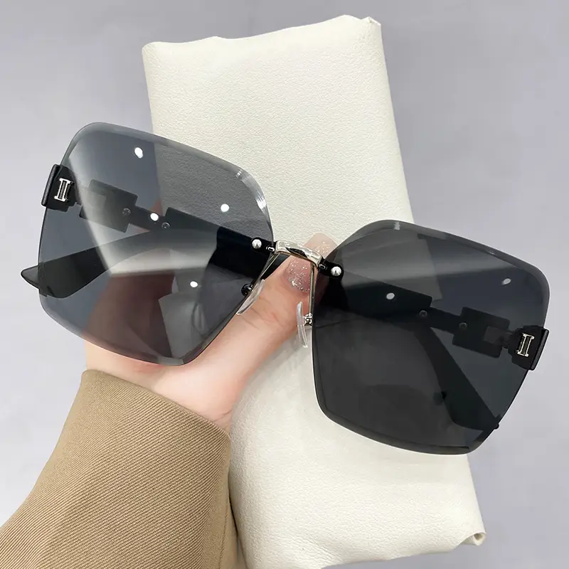 Fashionable Rimless Sunglasses Women Smart Photochromic