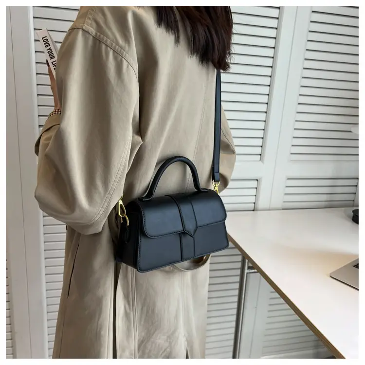 Women's Textured Shoulder Bag Olive Green 2025 — feature 15