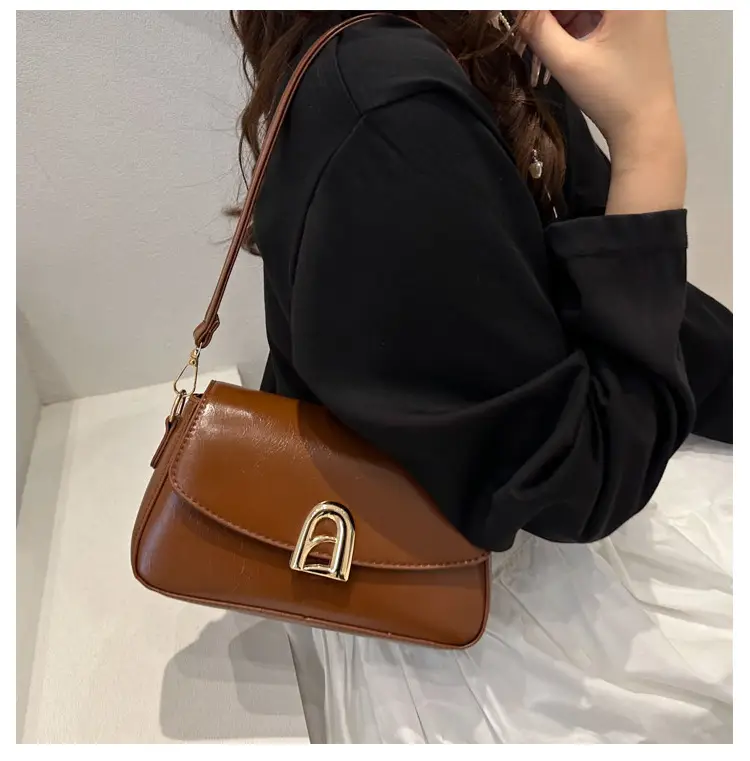 Women's Beige Crossbody Handbag with Gold Clasp — feature 13