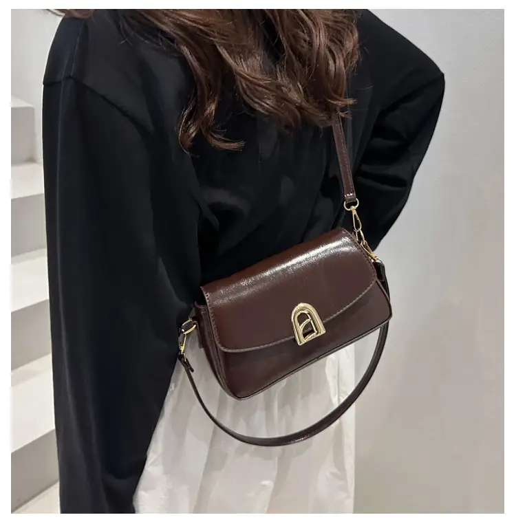 Women's Beige Crossbody Handbag with Gold Clasp — feature 15