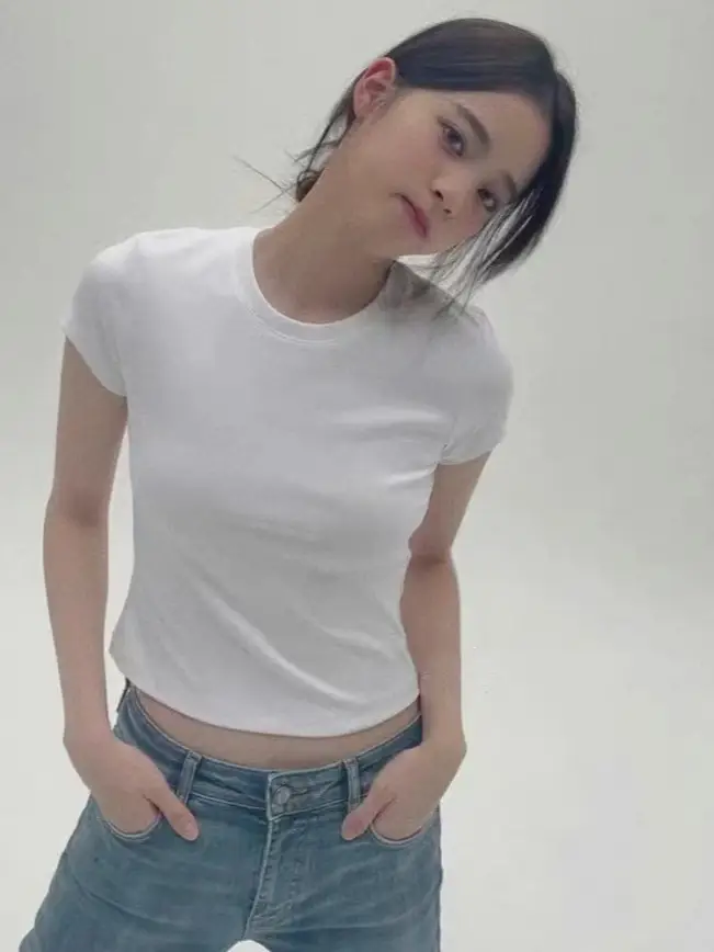 Jennie and Kendall Jenner's Same Style White Round-Neck Short-Sleeve T-Shirt for Women, 2026 Summer New Casual Short Top