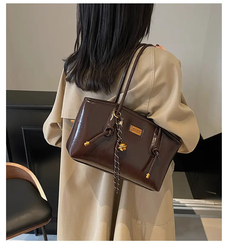 Women's Red Leather Shoulder Tote Bag 2025 Winter New — feature 1