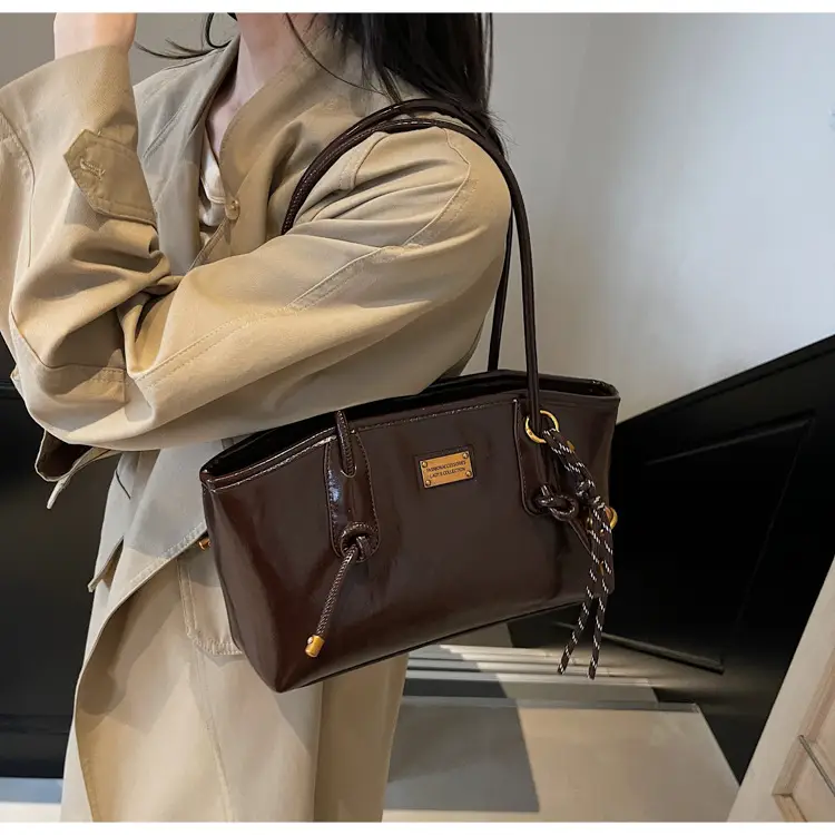 Women's Red Leather Shoulder Tote Bag 2025 Winter New — feature 10