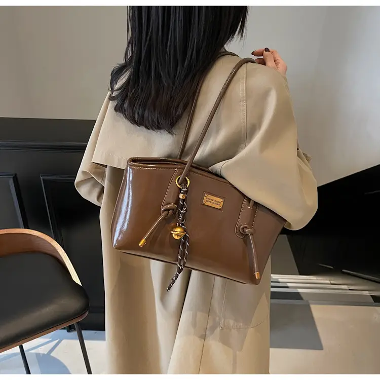 Women's Red Leather Shoulder Tote Bag 2025 Winter New — feature 13