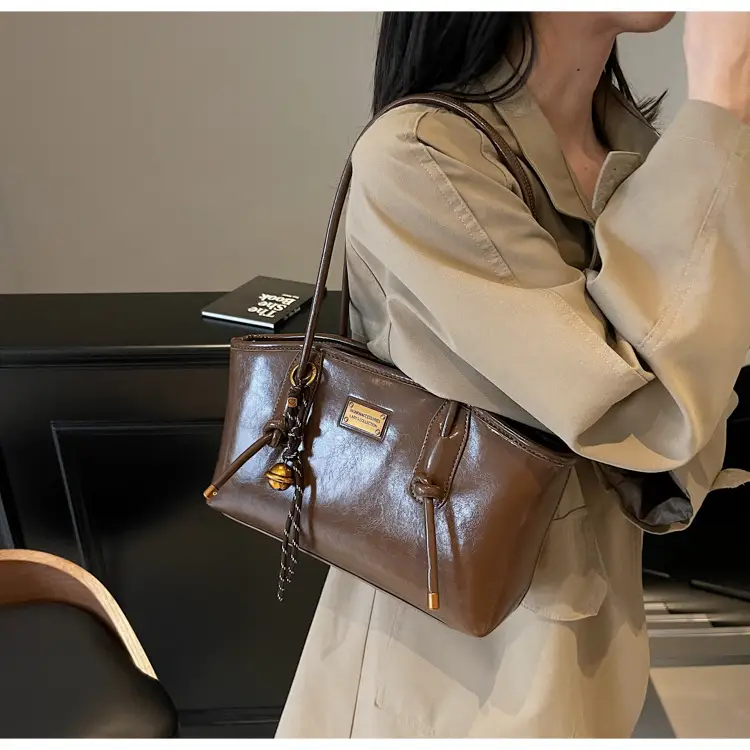 Women's Red Leather Shoulder Tote Bag 2025 Winter New — feature 14