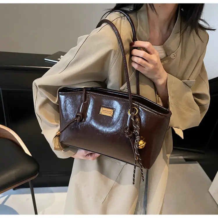 Women's Red Leather Shoulder Tote Bag 2025 Winter New — feature 9