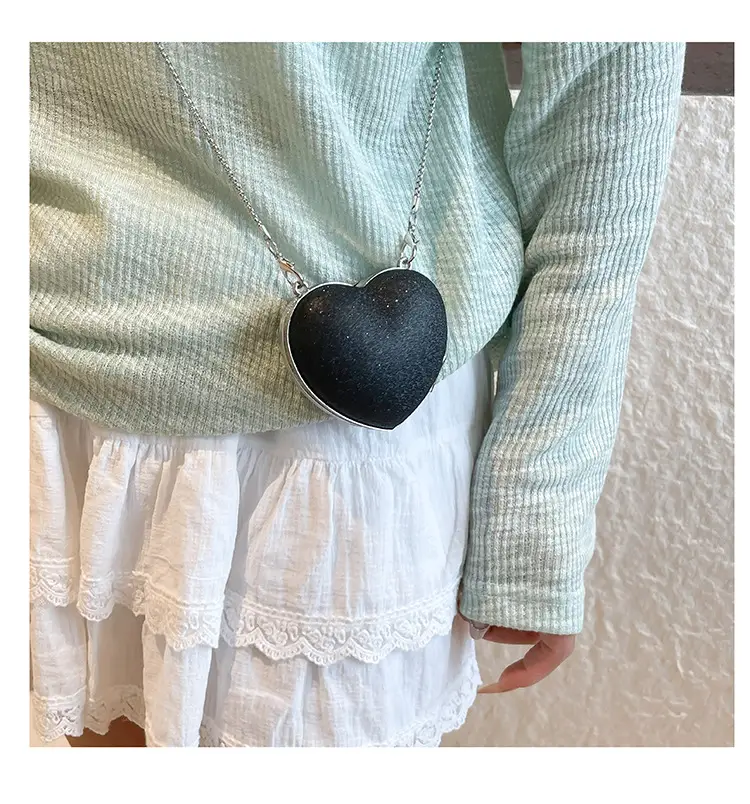 Pink Heart Chain Crossbody Bag for Girls — feature 14