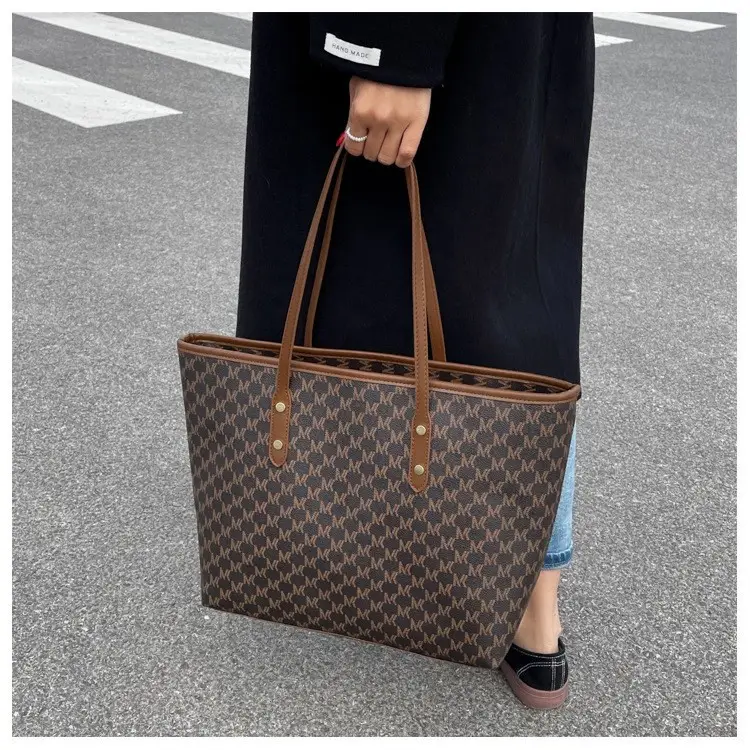 Women Retro Cross-Border Tote Bag Large Capacity Light Luxury - Image 6