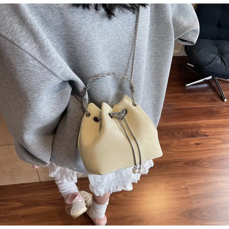 Korean Style Cream Bucket Bag with Chain Handle — feature 18