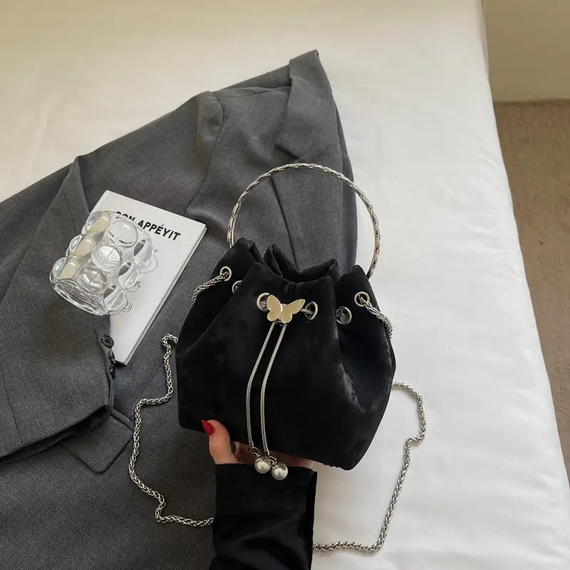 Korean Style Cream Bucket Bag with Chain Handle — feature 28