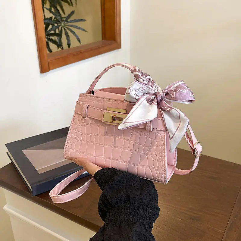 2025 Summer Women's Light Luxury Croc Pattern Shoulder Bag