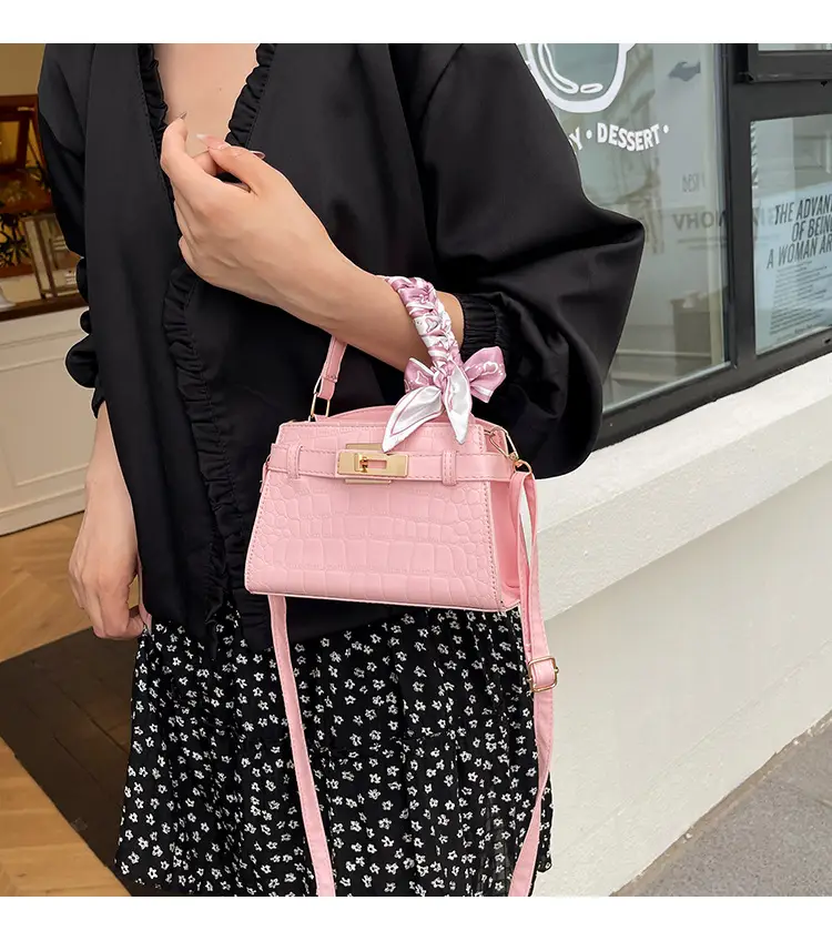 2025 Summer Women's Light Luxury Croc Pattern Shoulder Bag — feature 1