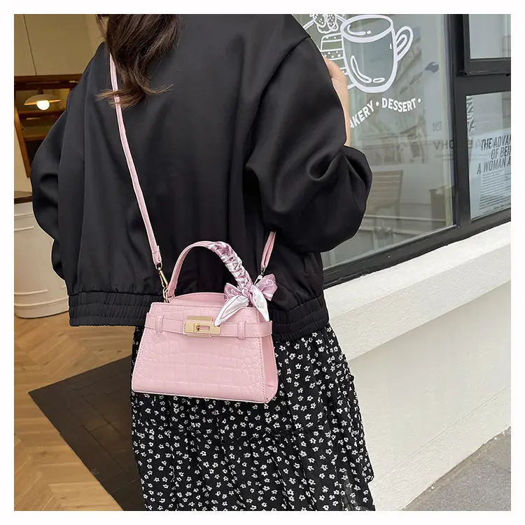 2025 Summer Women's Light Luxury Croc Pattern Shoulder Bag — feature 12