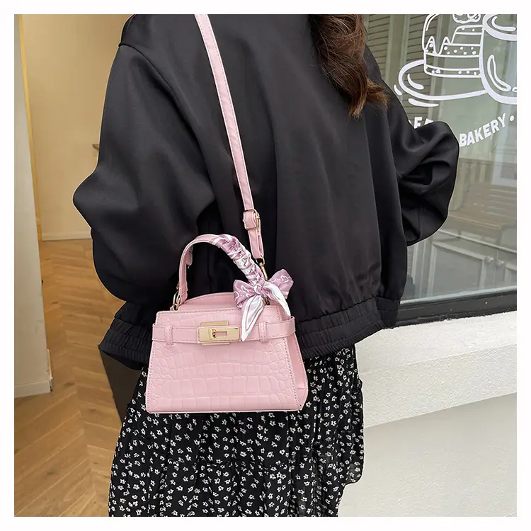 2025 Summer Women's Light Luxury Croc Pattern Shoulder Bag — feature 13