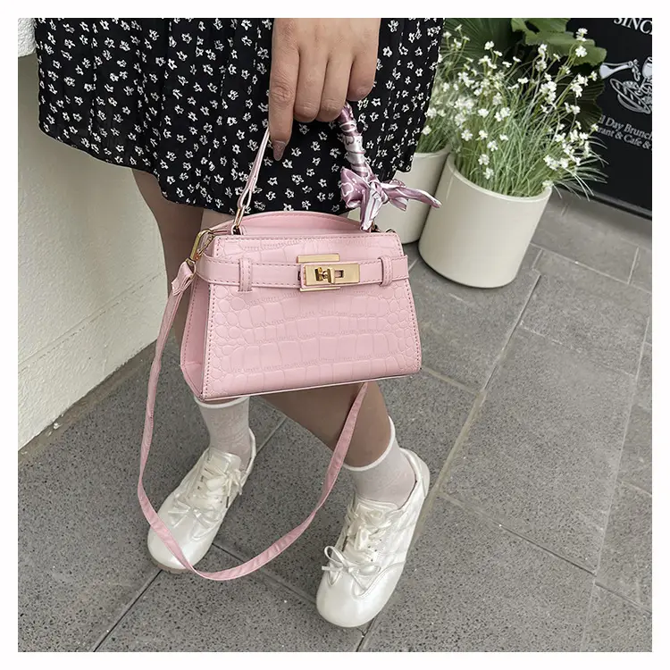 2025 Summer Women's Light Luxury Croc Pattern Shoulder Bag — feature 14