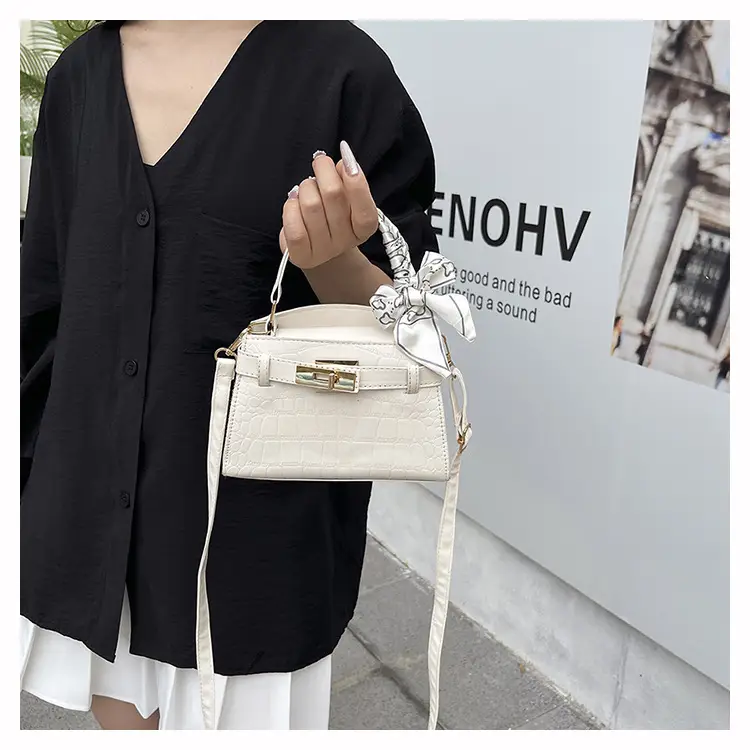 2025 Summer Women's Light Luxury Croc Pattern Shoulder Bag — feature 16