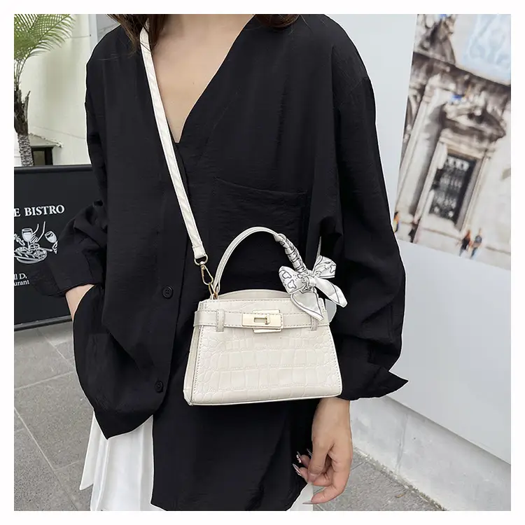 2025 Summer Women's Light Luxury Croc Pattern Shoulder Bag — feature 17