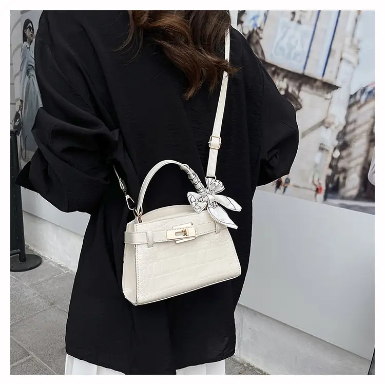 2025 Summer Women's Light Luxury Croc Pattern Shoulder Bag — feature 18