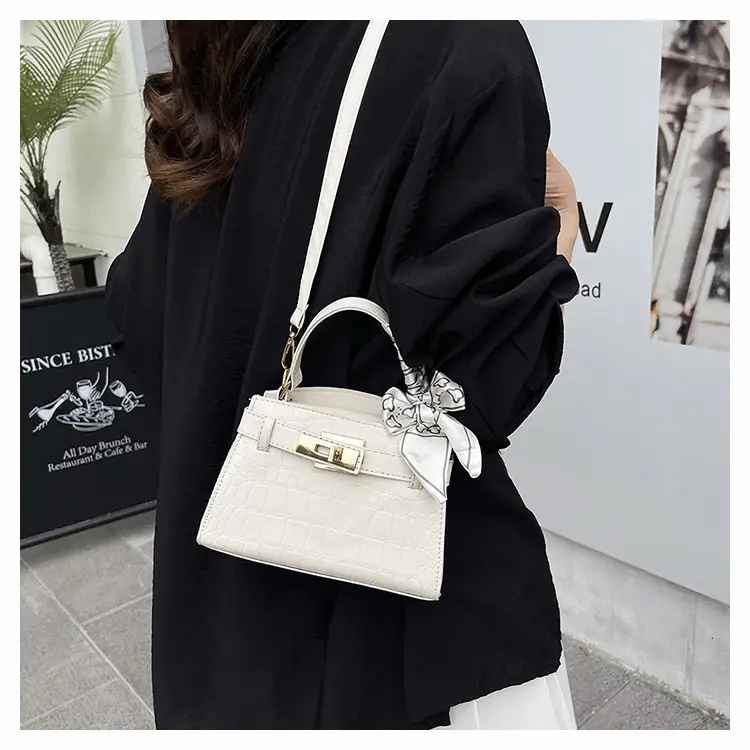 2025 Summer Women's Light Luxury Croc Pattern Shoulder Bag — feature 19