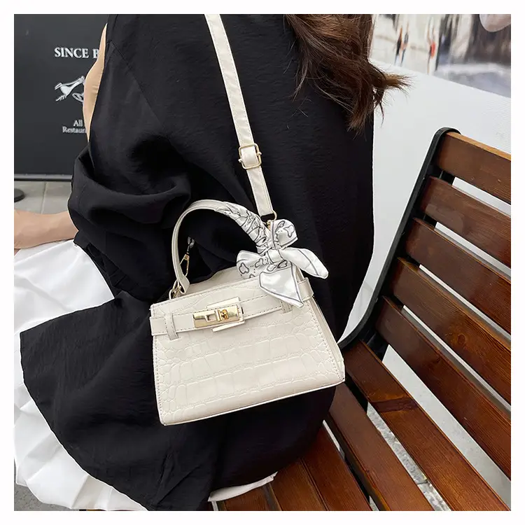 2025 Summer Women's Light Luxury Croc Pattern Shoulder Bag — feature 20