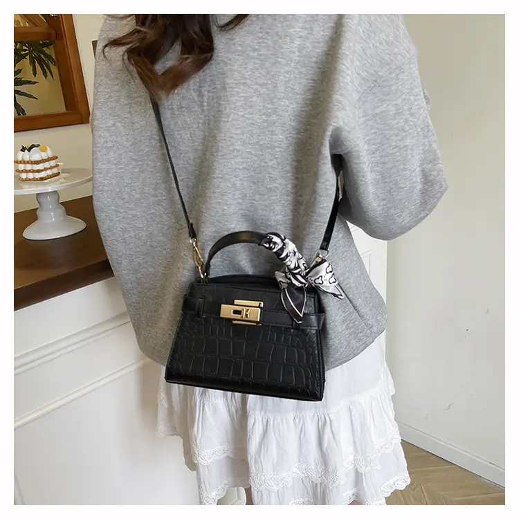 2025 Summer Women's Light Luxury Croc Pattern Shoulder Bag — feature 23