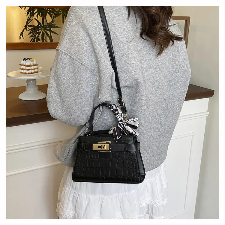 2025 Summer Women's Light Luxury Croc Pattern Shoulder Bag — feature 24