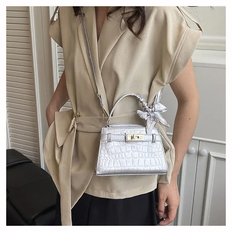 2025 Summer Women's Light Luxury Croc Pattern Shoulder Bag — feature 25