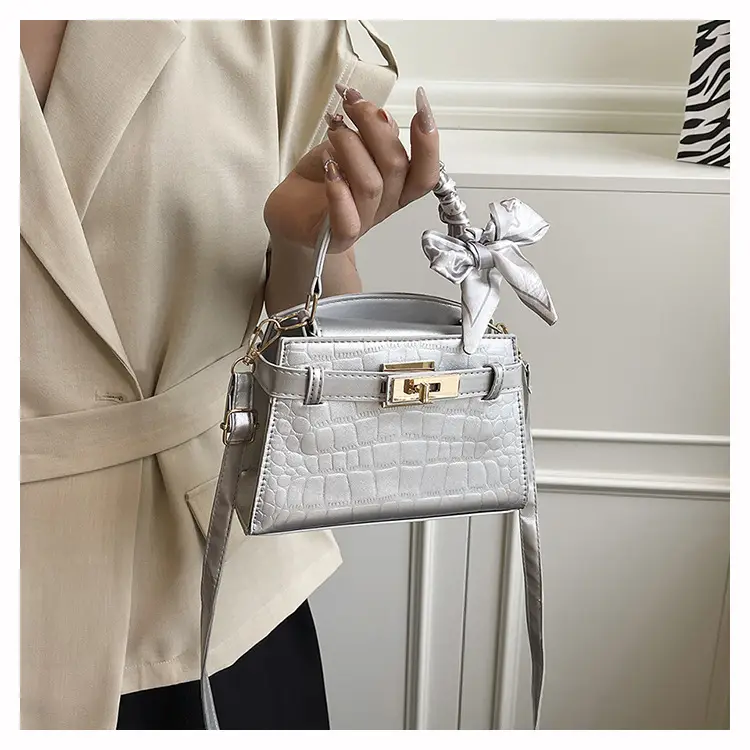 2025 Summer Women's Light Luxury Croc Pattern Shoulder Bag — feature 28